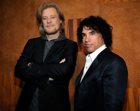 After hearing, judge mulls extending pause on John Oates’ sale of stake in business with Daryl Hall